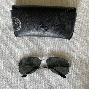 Ray-Ban Aviator Sunglasses Polarized Black Lens with Gunmetal Frame